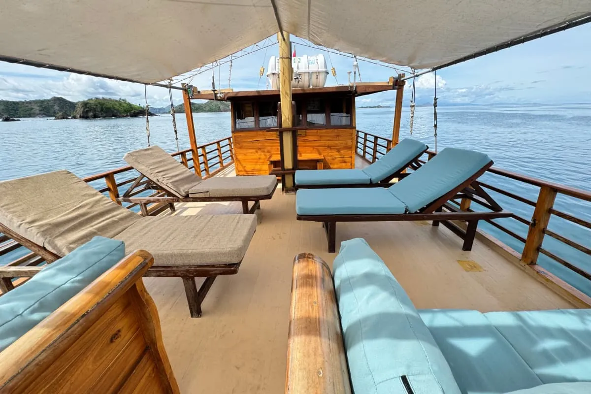 MV Floresta Sun Deck Lounge